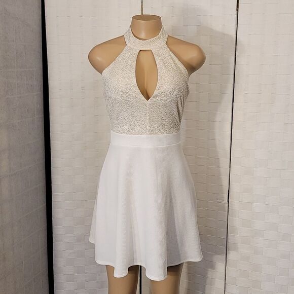 CLOTHING BFF SHORT HALTER NECK SLEEVELESS DRESS - Picture 4 of 14